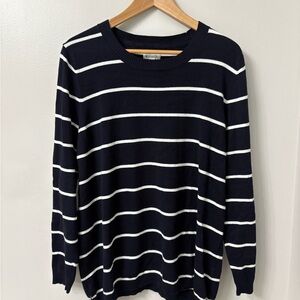 Market & Spruce Navy and White Crewneck Sweater